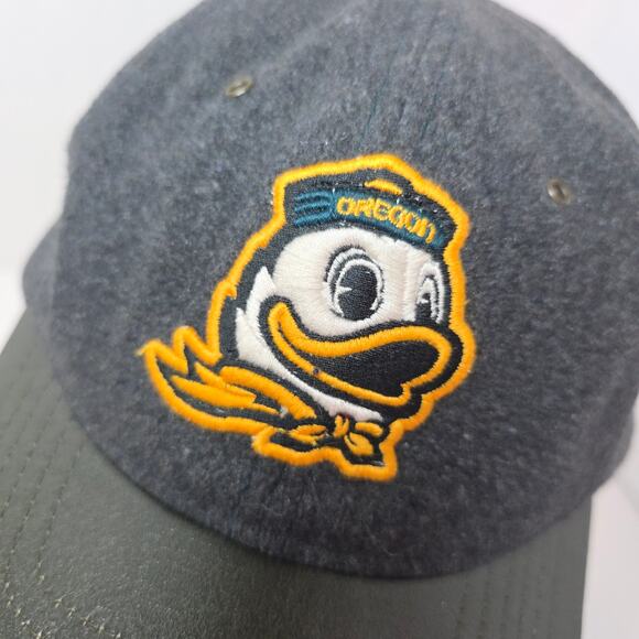 Oregon Ducks Vintage 100%Wool Embroidered Image By ZEPHYR Adjustable Rare Warm - Picture 2 of 13